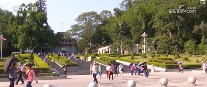 多地口岸出入境人数持续攀升“五一”假期跨境游高峰提前到来(图2)