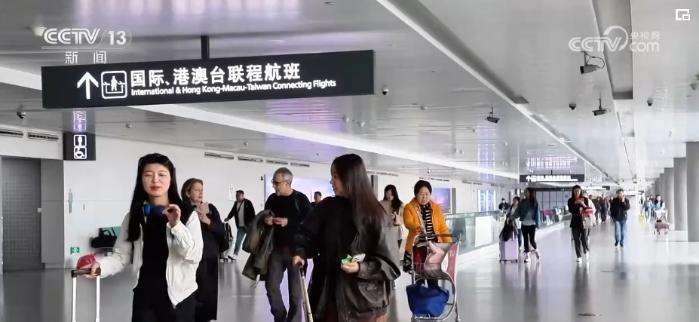 多地口岸出入境人数持续攀升“五一”假期跨境游高峰提前到来(图5)