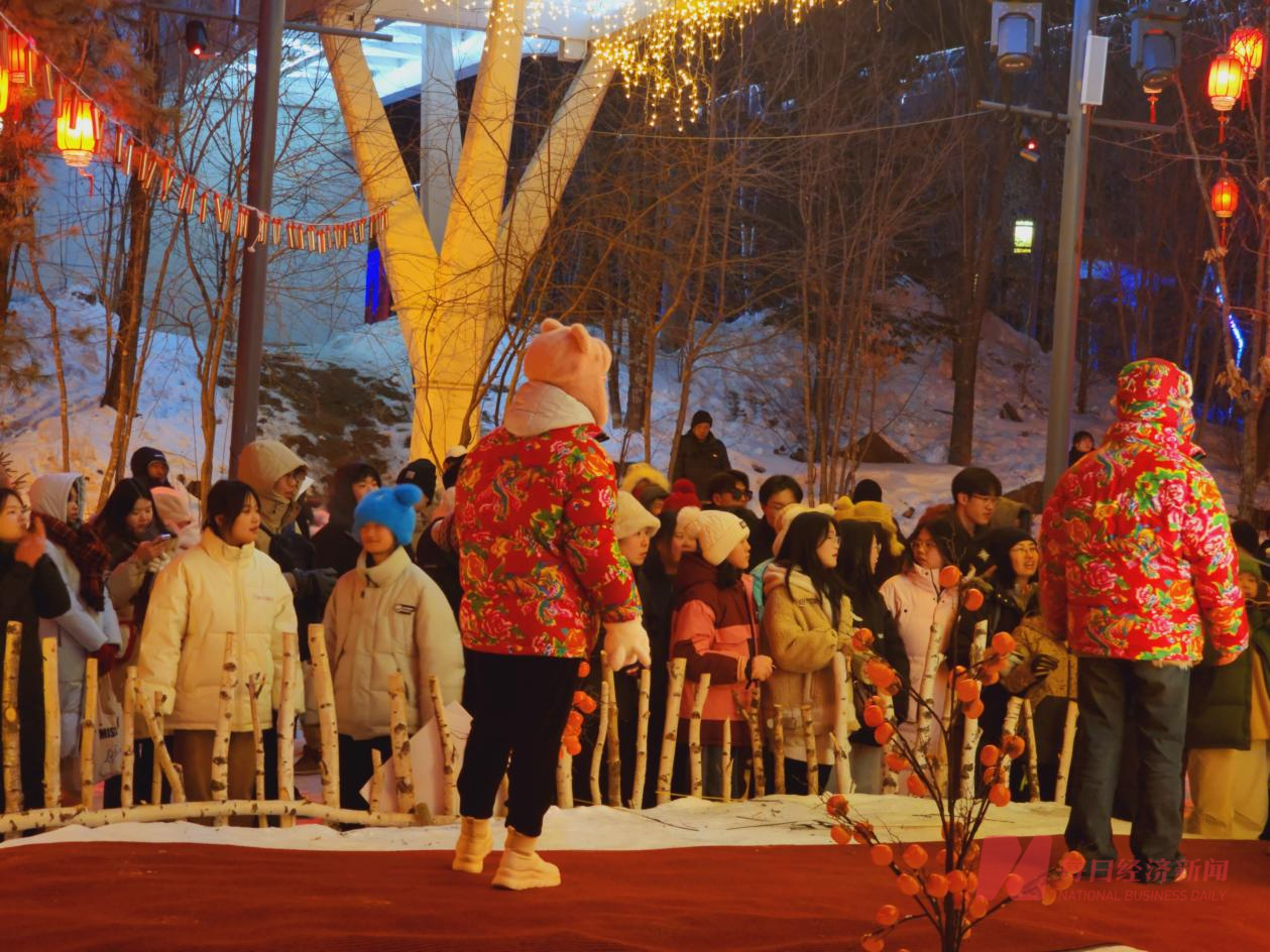 2024年春节旅游火爆空前：游客北上“过雪年”、南下“避寒游”热闹后返程却似“渡劫”(图2)