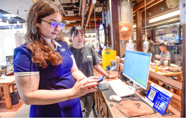 AI文旅成十一新趋势近2000万人次用支小宝AI出游