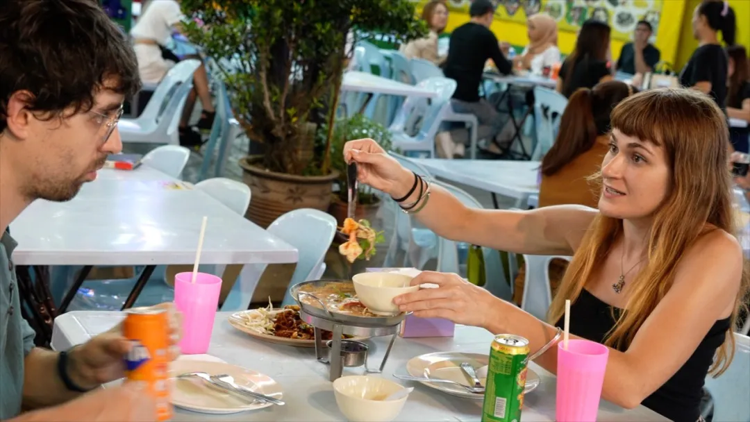 对于中国游客马来西亚网红店员给出了这个评价！(图3)