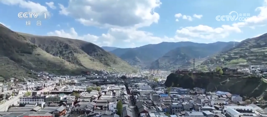 九游娱乐：坐高铁、赏非遗、穿汉服……中国文化“圈粉”海外游客入境游“节节高”(图6)