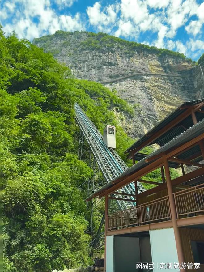 恩施旅游跟团游VS自己玩？恩施跟团4天3晚攻略！看完赶紧来(图2)