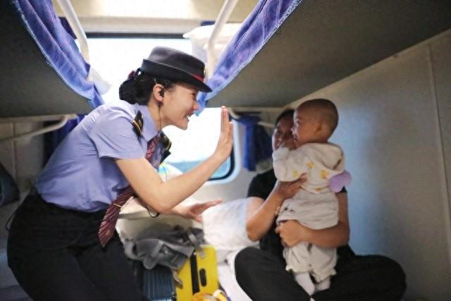 今年前10个月云南铁路发送旅客超9000万人次