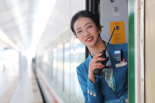 今年前10个月云南铁路发送旅客超9000万人次(图2)