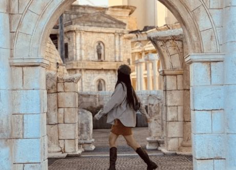九游娱乐：【港澳旅游全攻略】自由行VS跟团游深度对比揭秘最佳旅行方式！(图2)