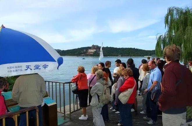 三观碎裂免签国家越来越多穷游没素质的老外也越来越多(图18)