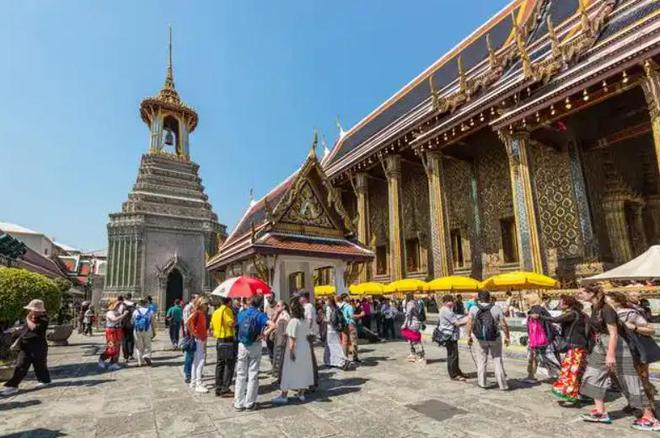 中国近三年前往泰国旅游人数对比：22年28万23年350万24年呢(图2)