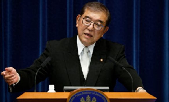 日本首相专机起飞登机前爆坏消息这次万万没料到(图5)