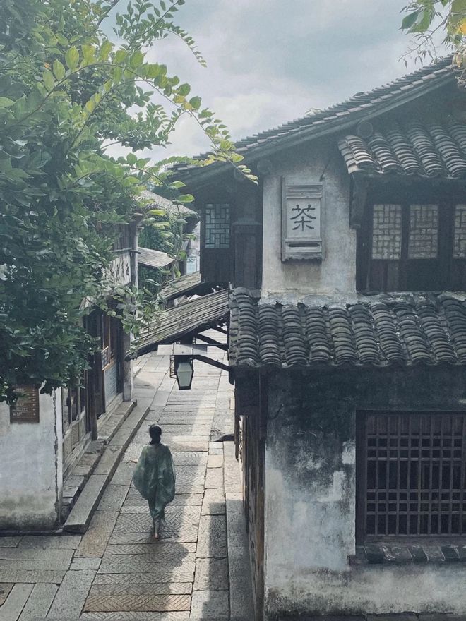 九游娱乐：寒假五日苏杭游苏杭跟团解锁江南情春节路线费用速览！(图2)