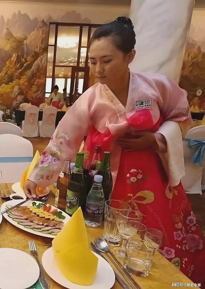 九游娱乐：在金正恩的治理下去朝鲜的知名饭店吃饭能吃到啥样的美食呢？(图6)