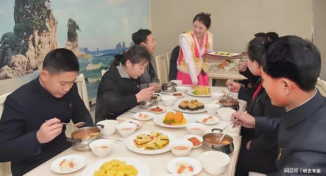 九游娱乐：在金正恩的治理下去朝鲜的知名饭店吃饭能吃到啥样的美食呢？(图2)