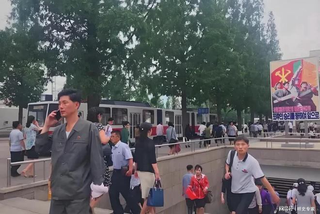 九游娱乐：在金正恩的治理下去朝鲜的知名饭店吃饭能吃到啥样的美食呢？(图7)