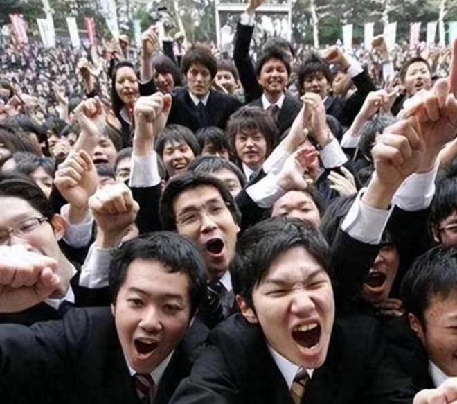 九游娱乐文化：当年为去日本有多拼命如今想回国哭得就有多惨！日籍华人陷困境(图5)