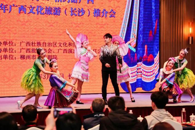 会员周报：房车批发出货量预计将在2024年达到35万辆；中国旅游研究院预测今年出境游人数为13亿人次(图7)
