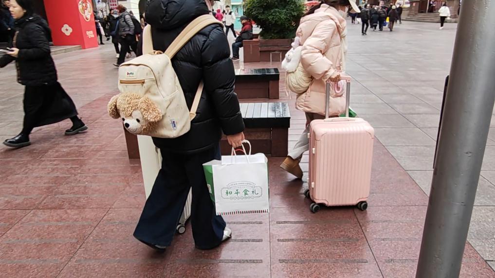 九游娱乐文化：2025入境游火热开局老外打卡“中国年”(图7)