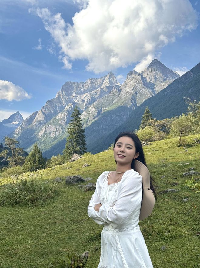 九游娱乐文化:跟旅游团去四川五日游多少钱四川本地旅游团私人定制行程路线