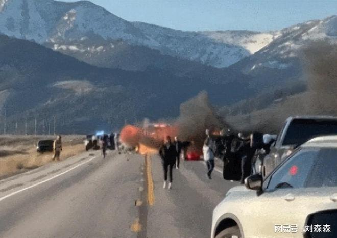华人旅游团在美国遭到飞来横祸中使馆通报13人伤亡网友：活该(图7)