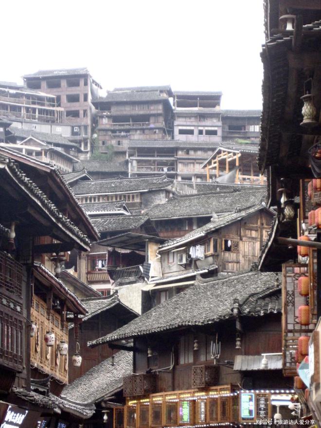 九游娱乐:公司团队去贵州旅游3-5天需要多少钱?跟团去贵州旅游很累吗