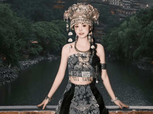 九游娱乐：贵州旅游5天4晚自助游报价贵州五日游参团费用多少钱省钱玩法(图1)