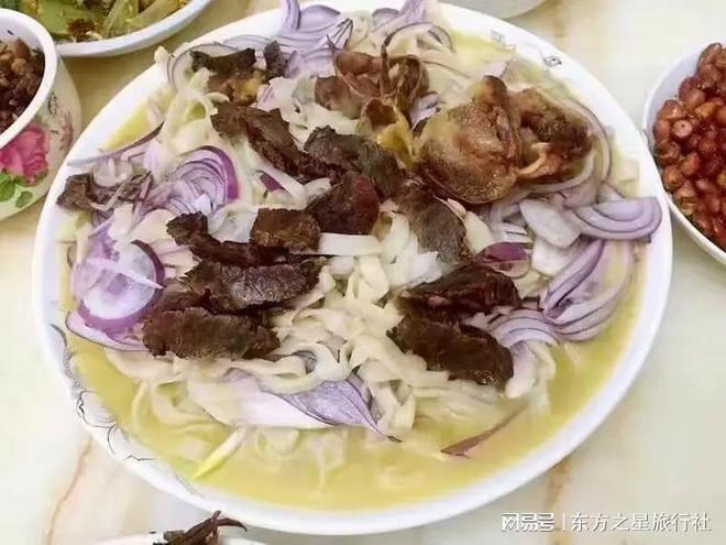 九游娱乐：伊犁旅行社：专业定制新疆深度游解锁绝美风光(图3)