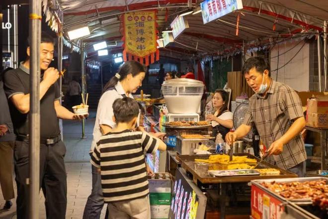 九游娱乐：悠悠古戏台年年有新戏(图3)