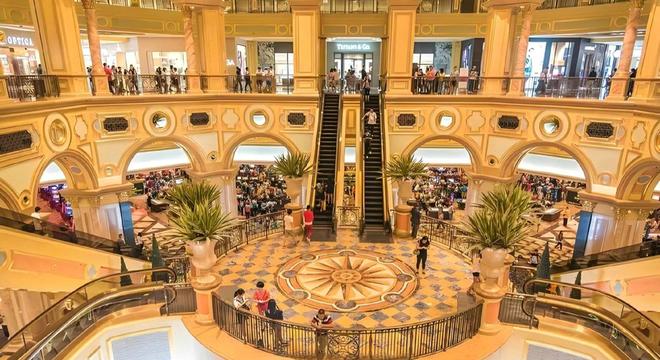 九游娱乐文化：港澳五日游本土导游多少钱一天香港口碑好的旅行社推荐(图1)