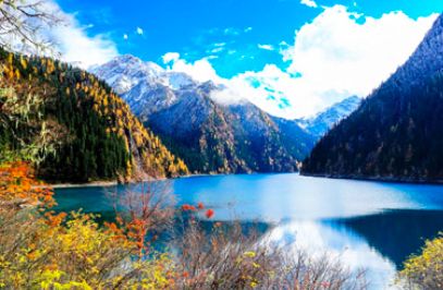 九游娱乐文化：五一假期倒计时热门旅游目的地出炉(图1)