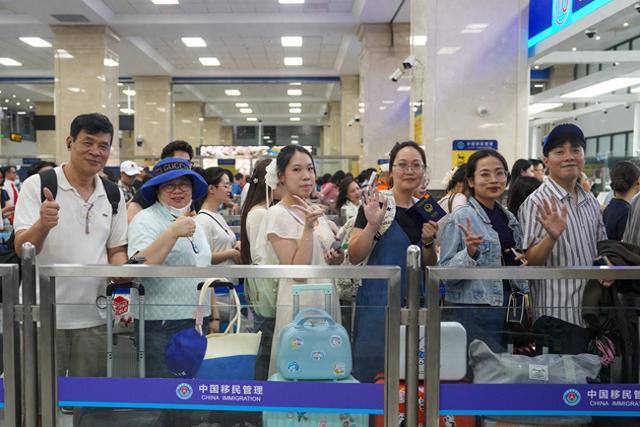 云南河口口岸单日团队旅游入境人数创新高达5223人次(图1)