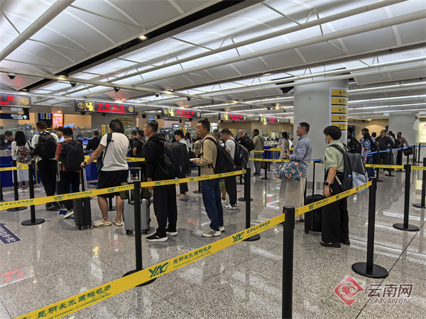 九游娱乐：7月暑运昆明口岸超30万人次出入境(图3)