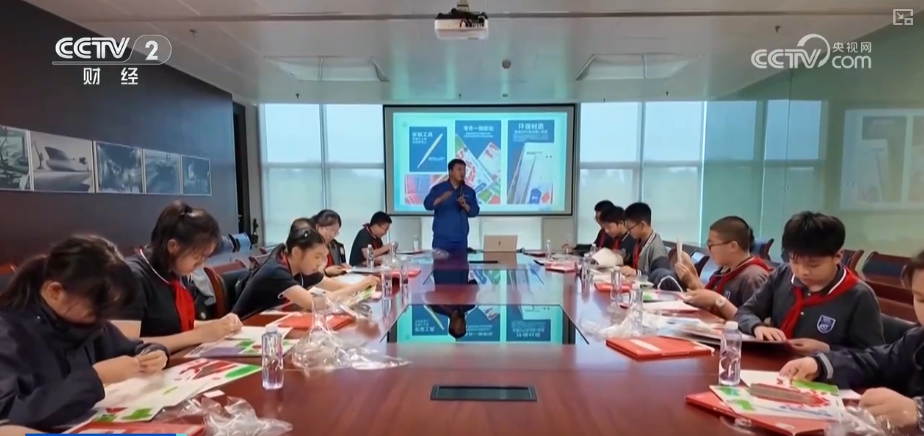 九游娱乐文化：工业美学“硬核气质”出圈释放文旅新空间全新体验激活消费活力(图3)