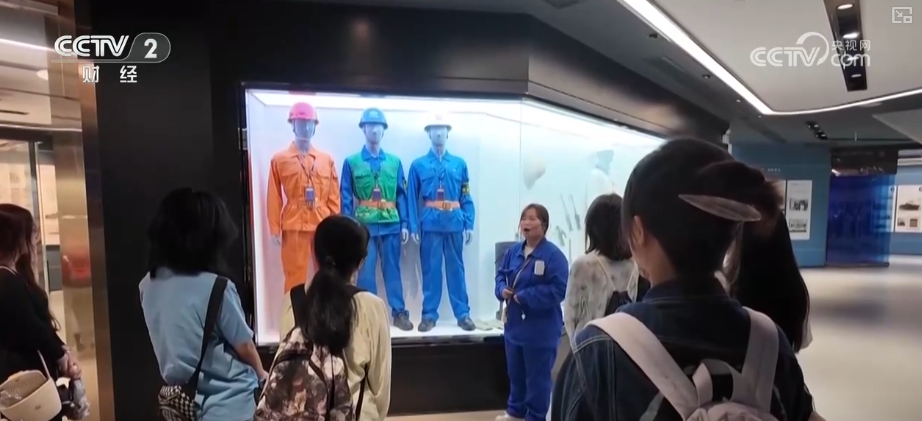 九游娱乐文化：工业美学“硬核气质”出圈释放文旅新空间全新体验激活消费活力(图4)
