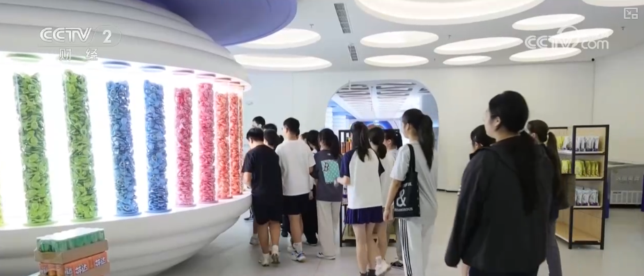 九游娱乐文化：工业美学“硬核气质”出圈释放文旅新空间全新体验激活消费活力(图8)