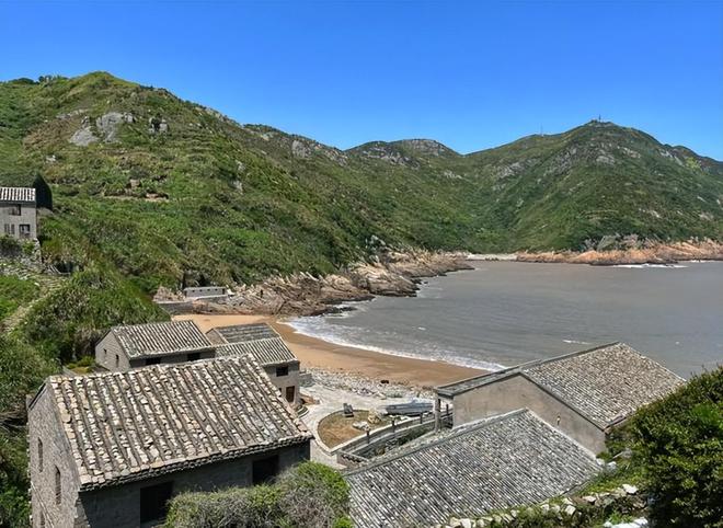 浙江23岁女孩爬山失联后续人已死亡尸体情况不寻常警方回应(图6)