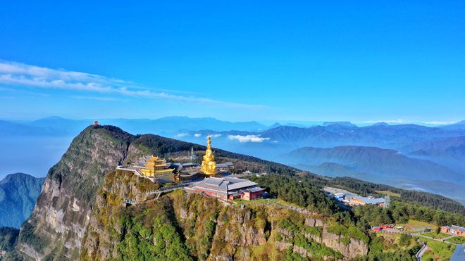 九游娱乐文化：2025峨眉山夏令营热招中邂逅人文自然攀登梦想高峰
