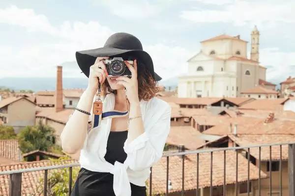 世界旅游组织最新报告：去年全球旅游购物五分之一来自中国大陆游客遥遥领先其他各国!