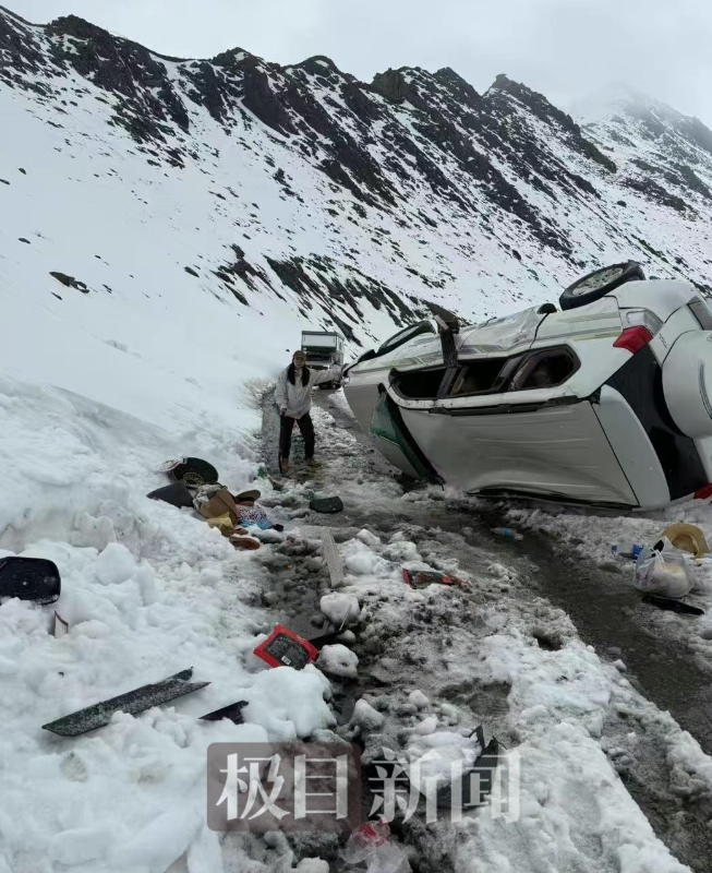 九游娱乐文化：6名老人四川雪山自驾翻车致1死1伤4人寒风中获救：暂时封山禁行(图1)