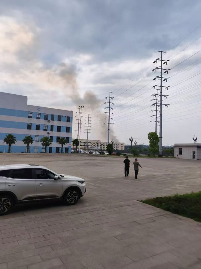 网传“拖欠800元工资”不属实！文某在纺织厂放火警方通报详细案情(图3)