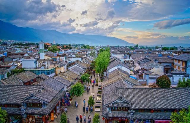 《中国日报》头版与二版聚焦云南：从“旅游目的地”到“第二故乡”“有一种叫云南的生活”引发全球共鸣(图6)