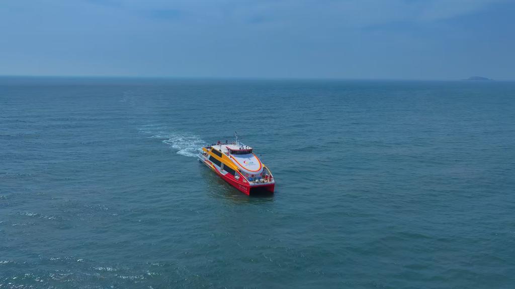 九游娱乐：这个夏天青岛海洋旅游经济蓬勃发展(图2)