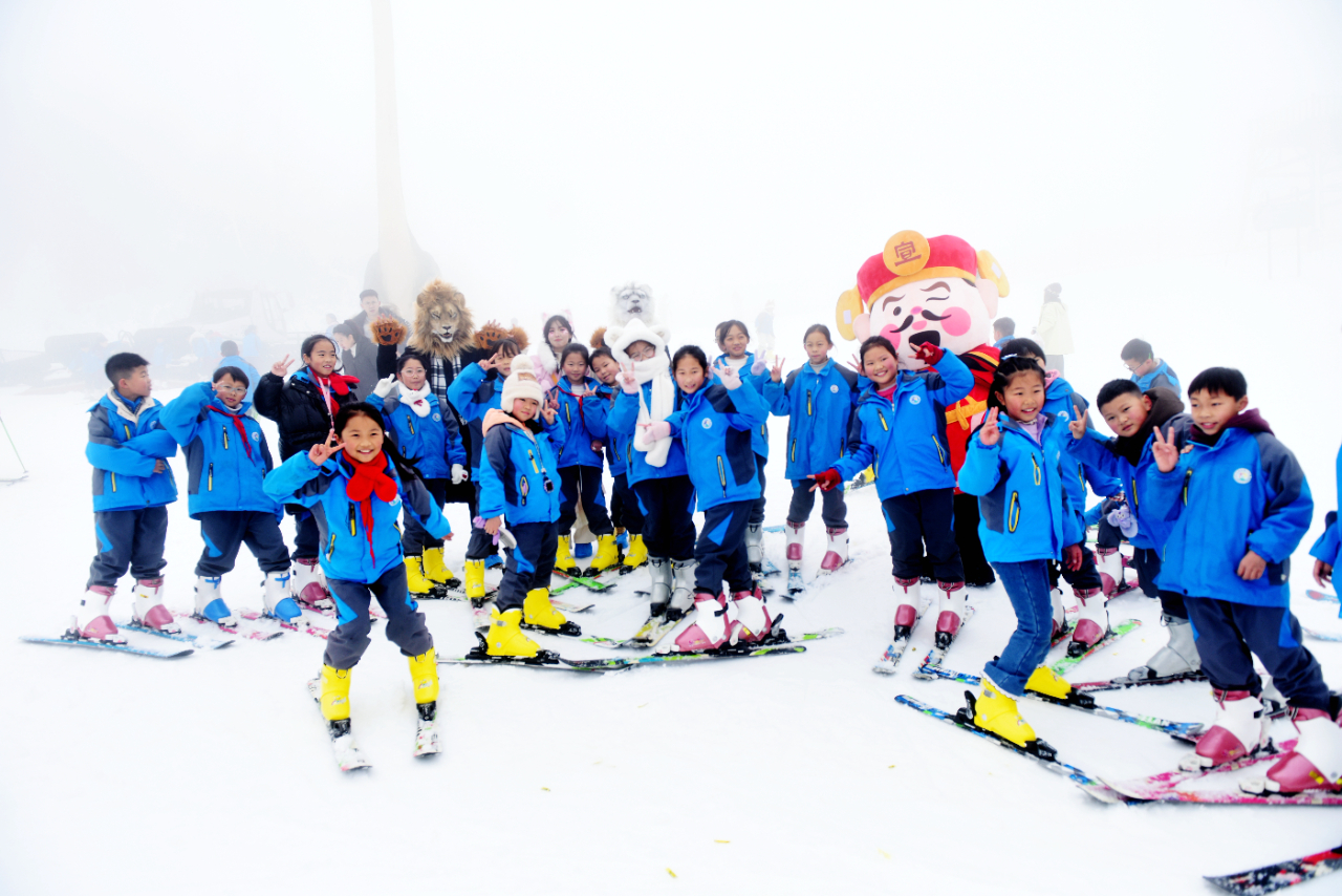 九游娱乐：贵州六盘水：冰雪经济热力十足(图4)