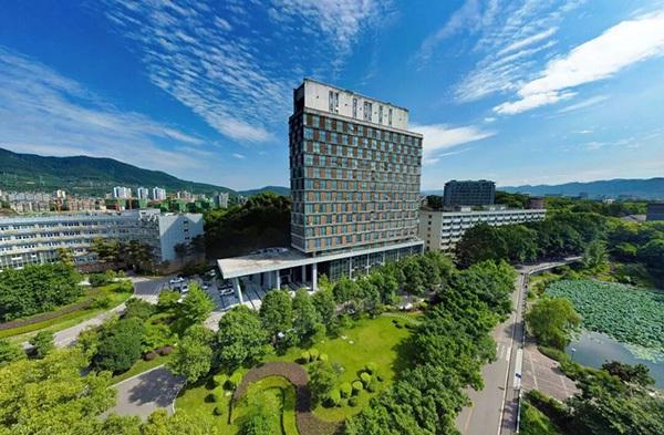 耶鲁百年合唱团中国行首站重庆背后藏着40年深情(图6)