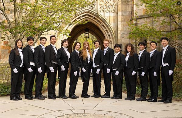 耶鲁百年合唱团中国行首站重庆背后藏着40年深情(图1)