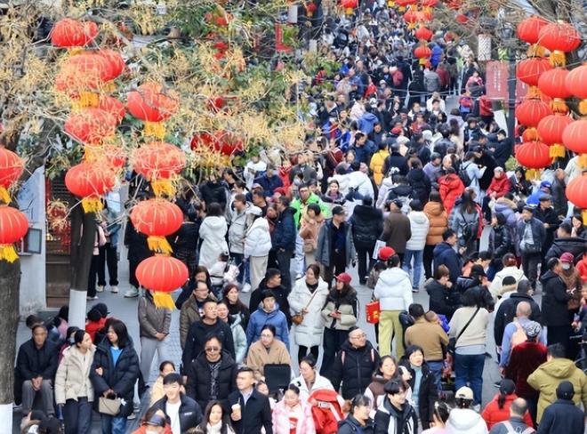 1800万人春节出境游：不再为面子买单中国人的钱开始花在这里！(图8)